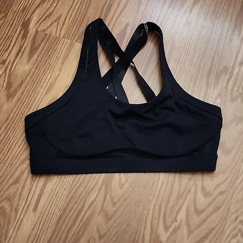 Fabletics sports bra xl‎